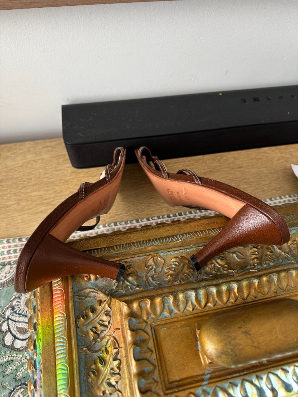 Prada 1990s brown rosebud kitten heels mules strappy leaf flower sandals 38 - Picture 10 of 10
